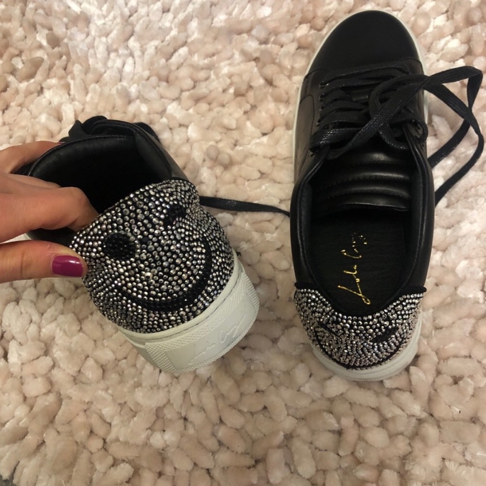 COPY - Lola Cruz sneakers smiley